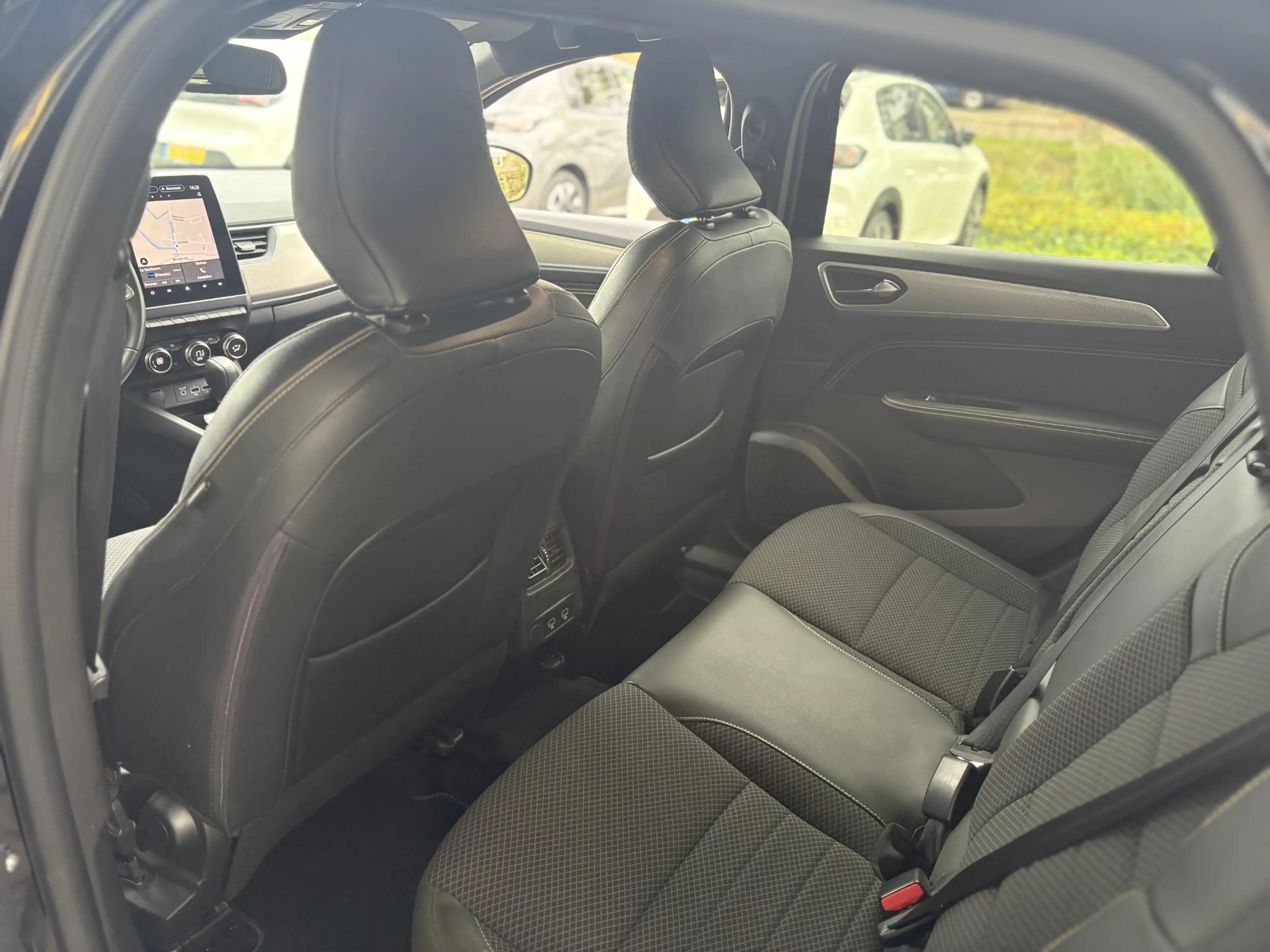 Renault Arkana 1.6 E-Tech full hybrid 145 techno | Trekhaak | Ach — photo 13