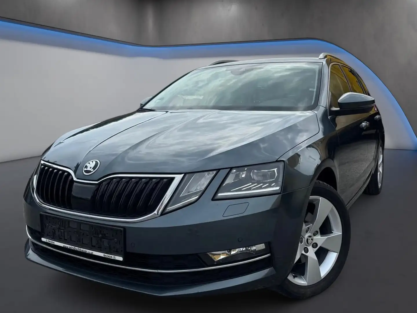 Skoda Octavia 2.0 TDI DSG Style*Navi*Keyless*LED*Sitzhz.* Gris - 1