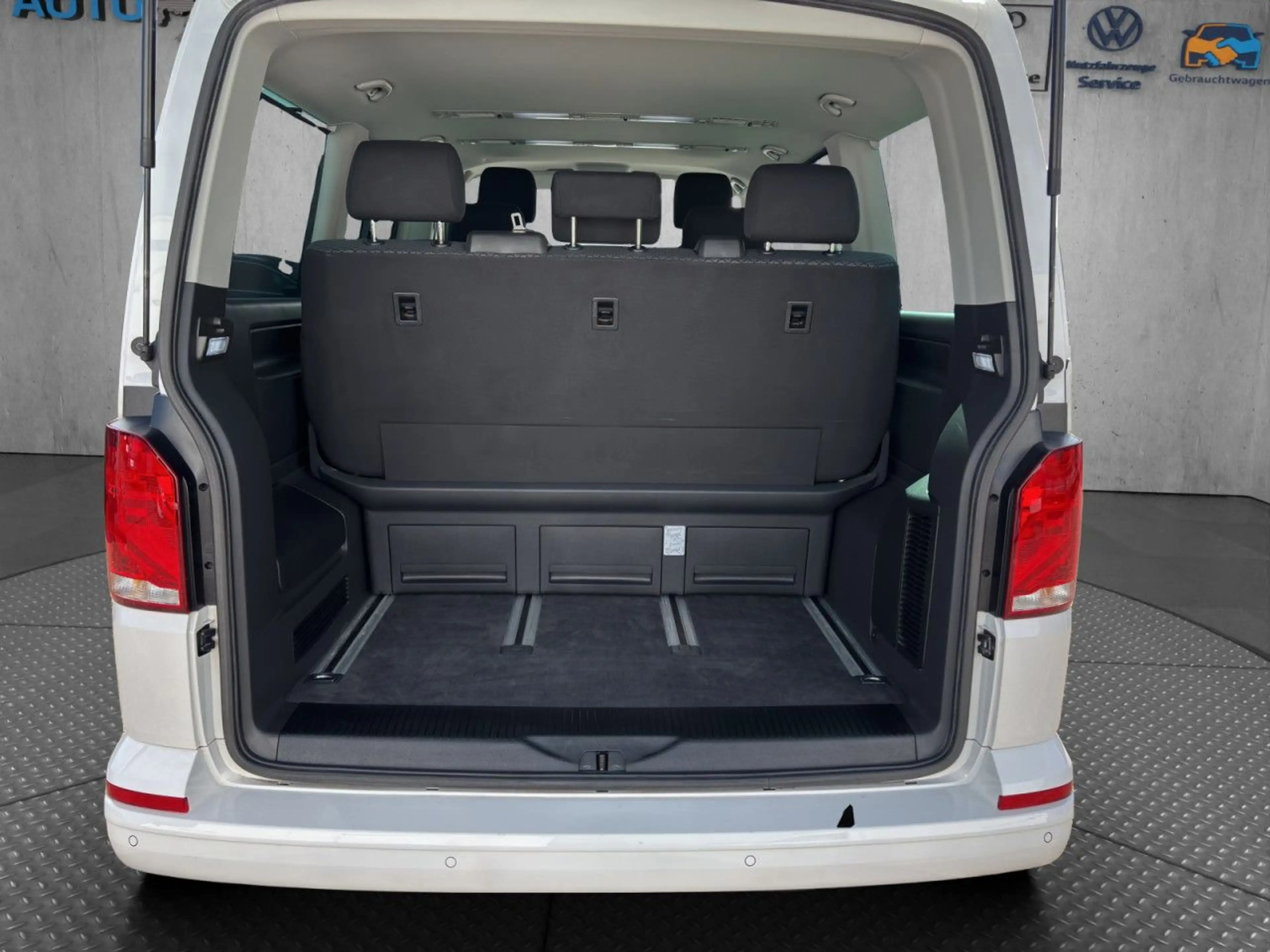 Volkswagen T6.1 Multivan T6.1 2.0 TDI Multivan (EURO 6d) Navi Klima — photo 8