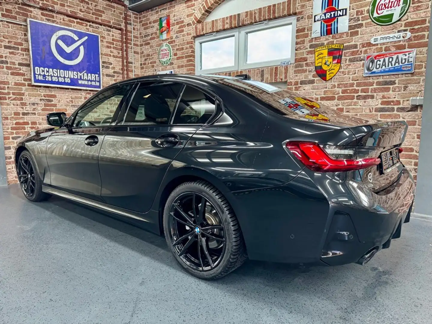 BMW 320 320iA Limousine 2.0 184cv Auto M-SPORT Noir - 2