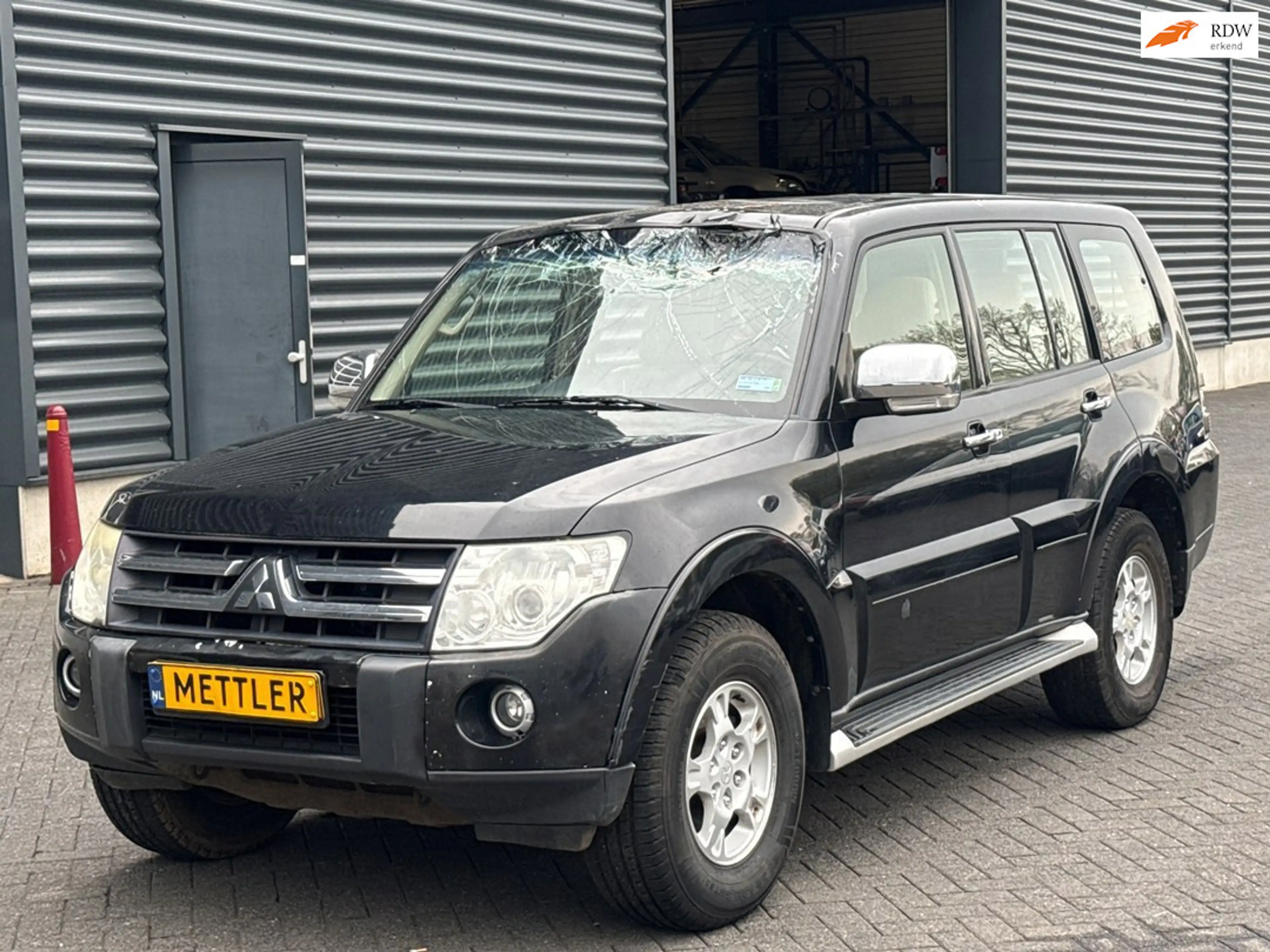 Mitsubishi Pajero 7 persoons 3.0 V6 2.972cc 133kW (181pk) 4x4