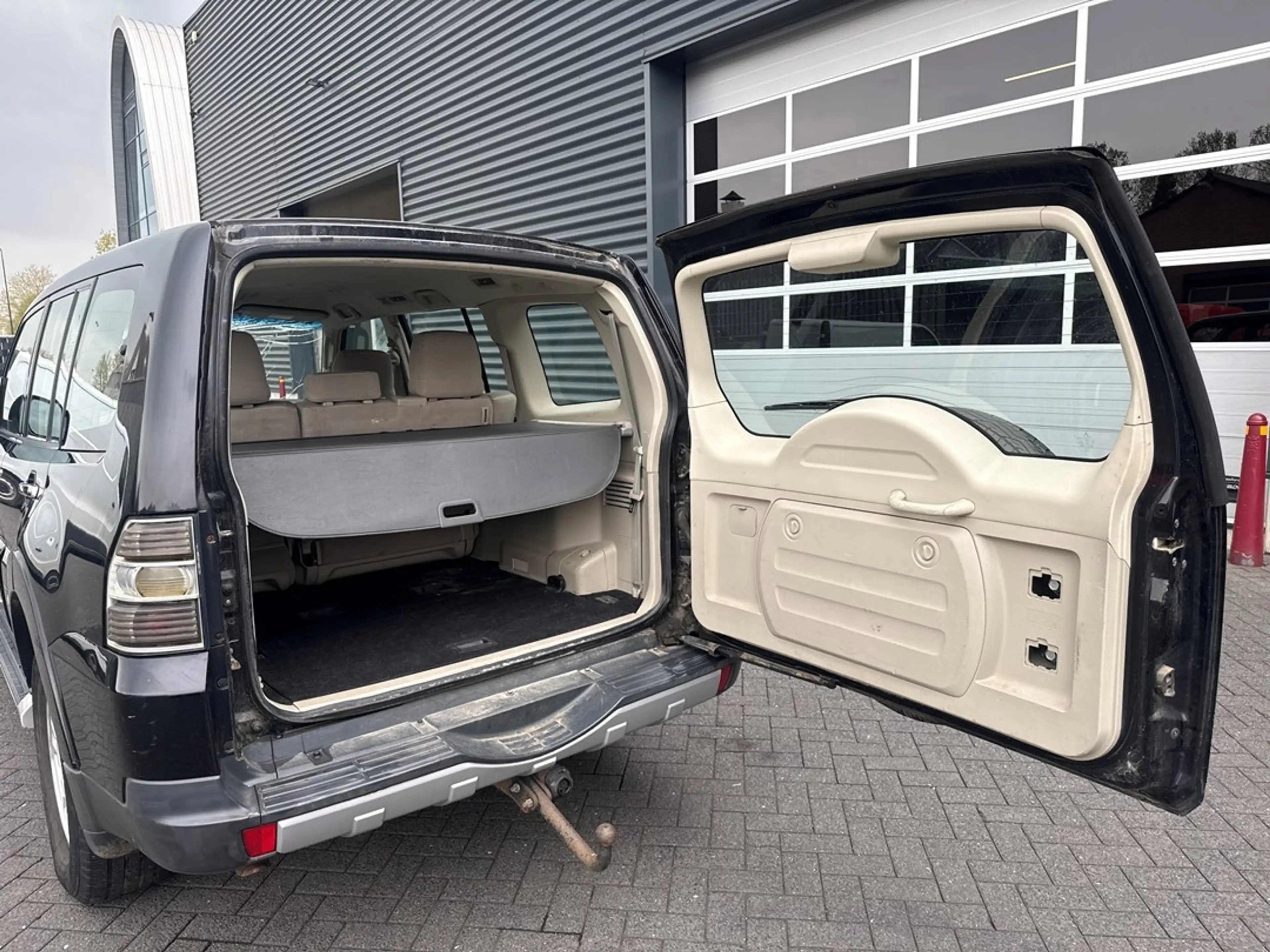 Mitsubishi Pajero 7 persoons 3.0 V6 2.972cc 133kW (181pk) 4x4 — photo 9
