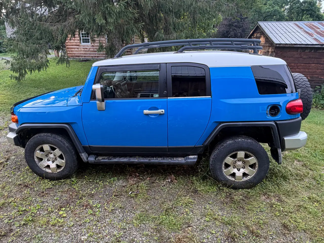 Toyota FJ Cruiser photo Toyota FJ Cruiser