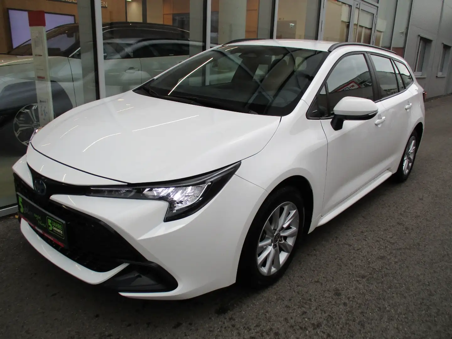 Toyota Corolla 1.8 Hybrid Touring Sports Active Weiß - 2