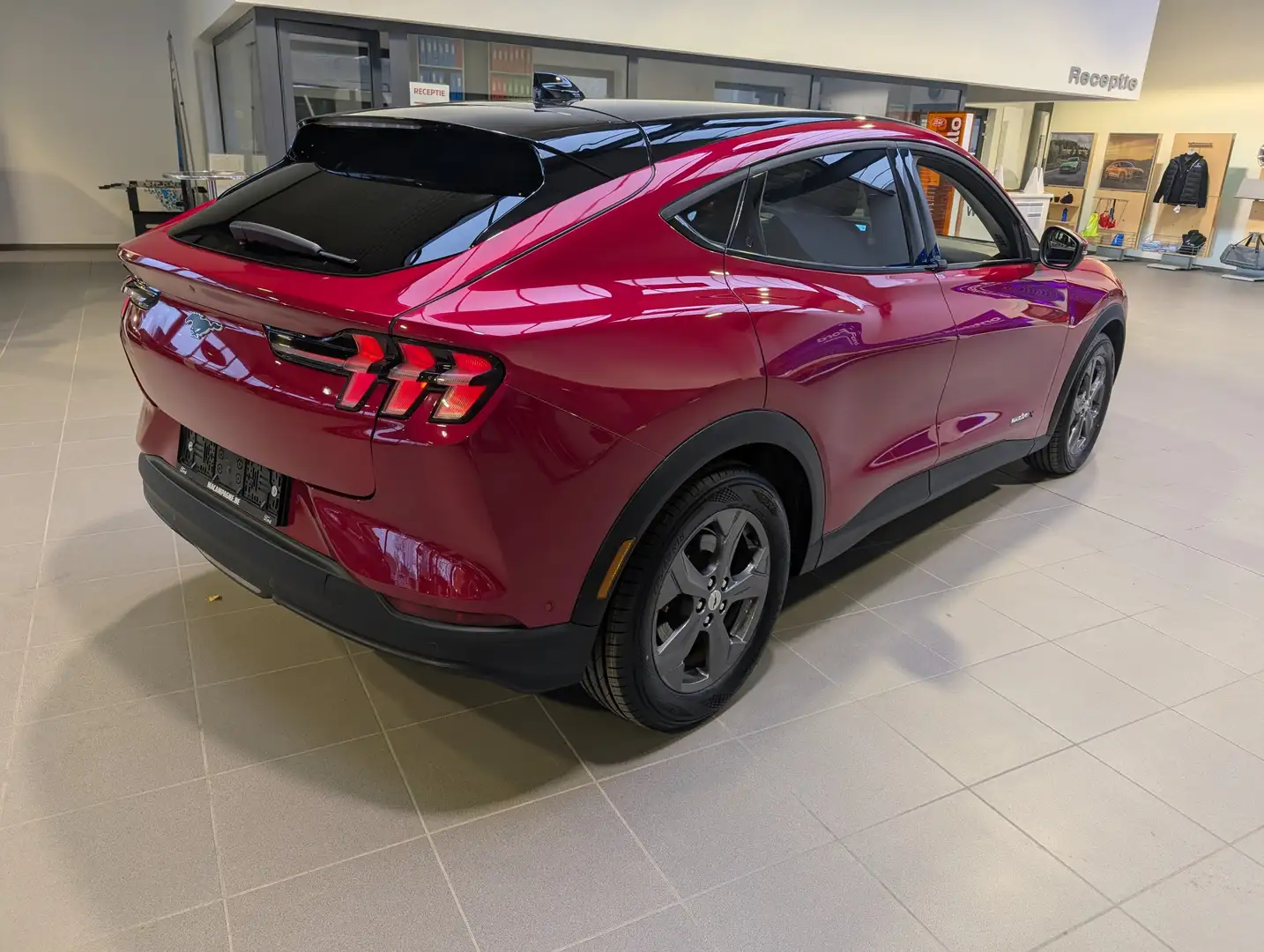 Ford Mustang Mach-E RWD Extended Range 300pk/221kW Rouge - 2