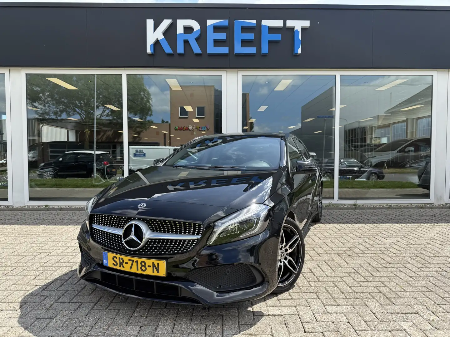 Mercedes-Benz A 160 Sport Edition . Noir - 1