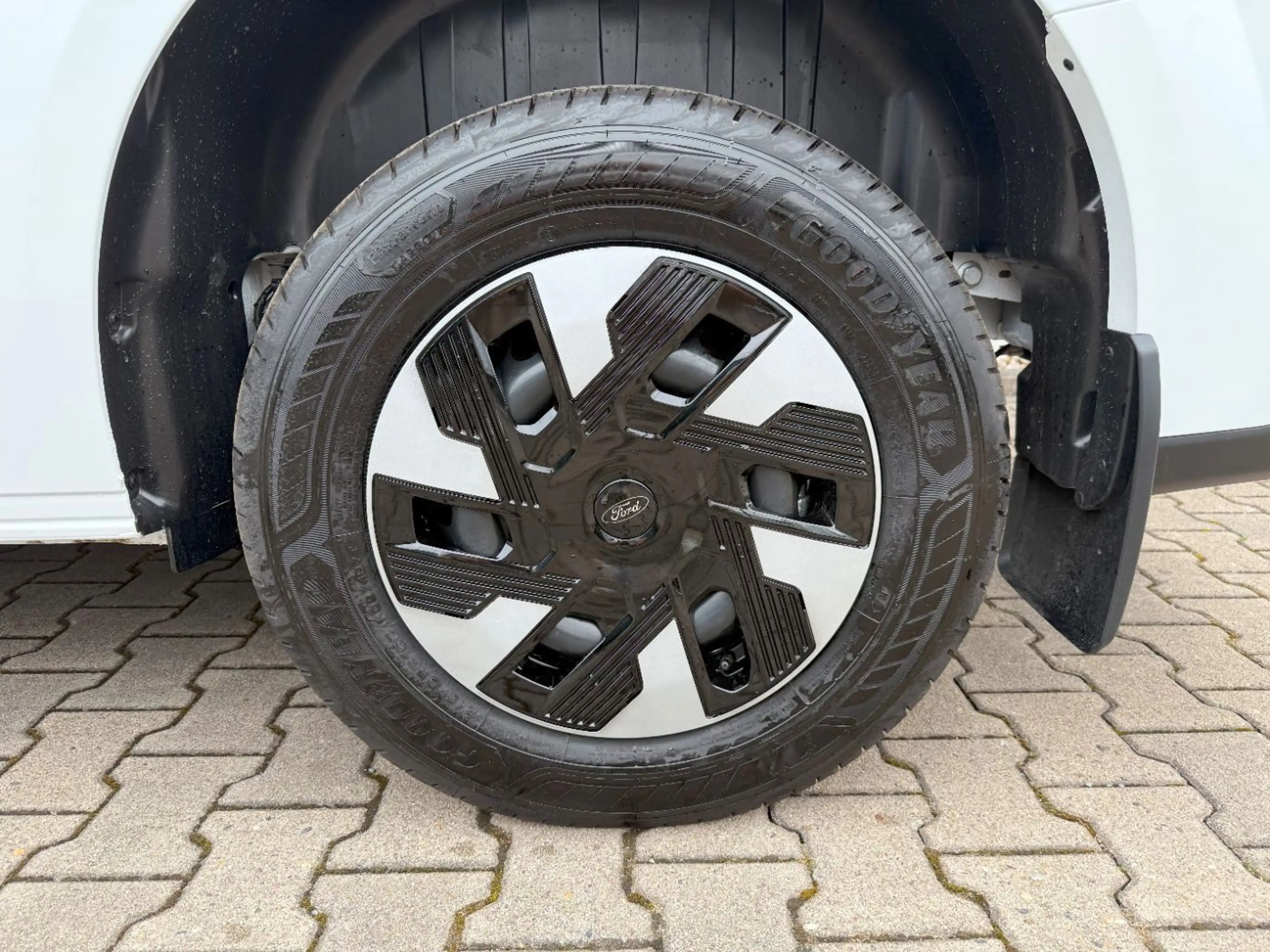 Ford Transit Custom BEV Kasten L2 AHK Winterpaket — photo 3