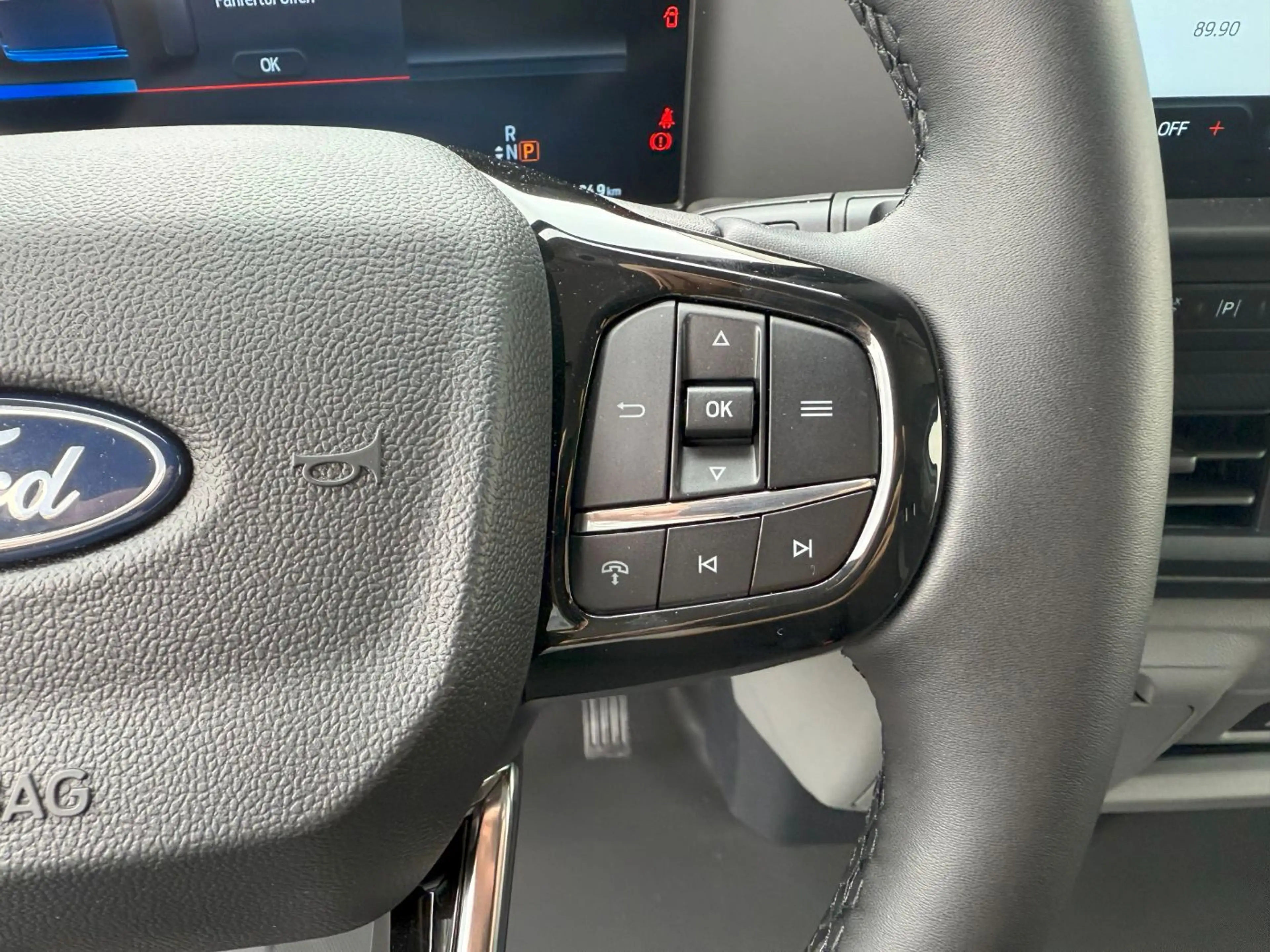 Ford Transit Custom BEV Kasten L2 AHK Winterpaket — photo 12