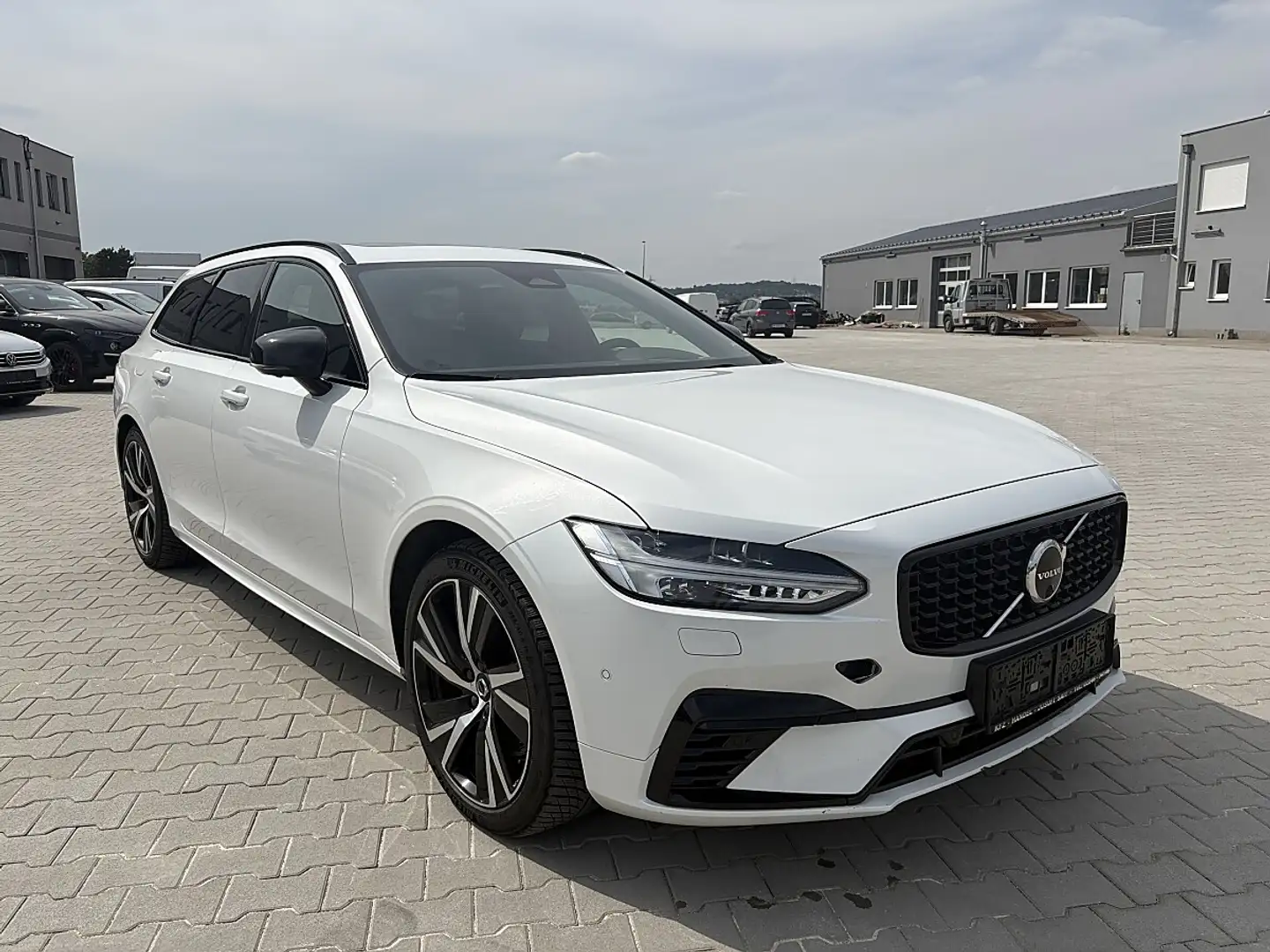 Volvo V90 T6 AWD Recharge PHEV Core Weiß - 2