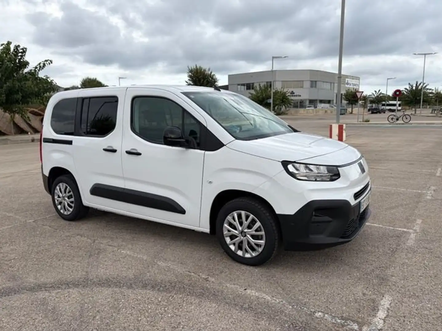 Fiat Dobló 1.5 Diesel 75 kW Blanco - 1
