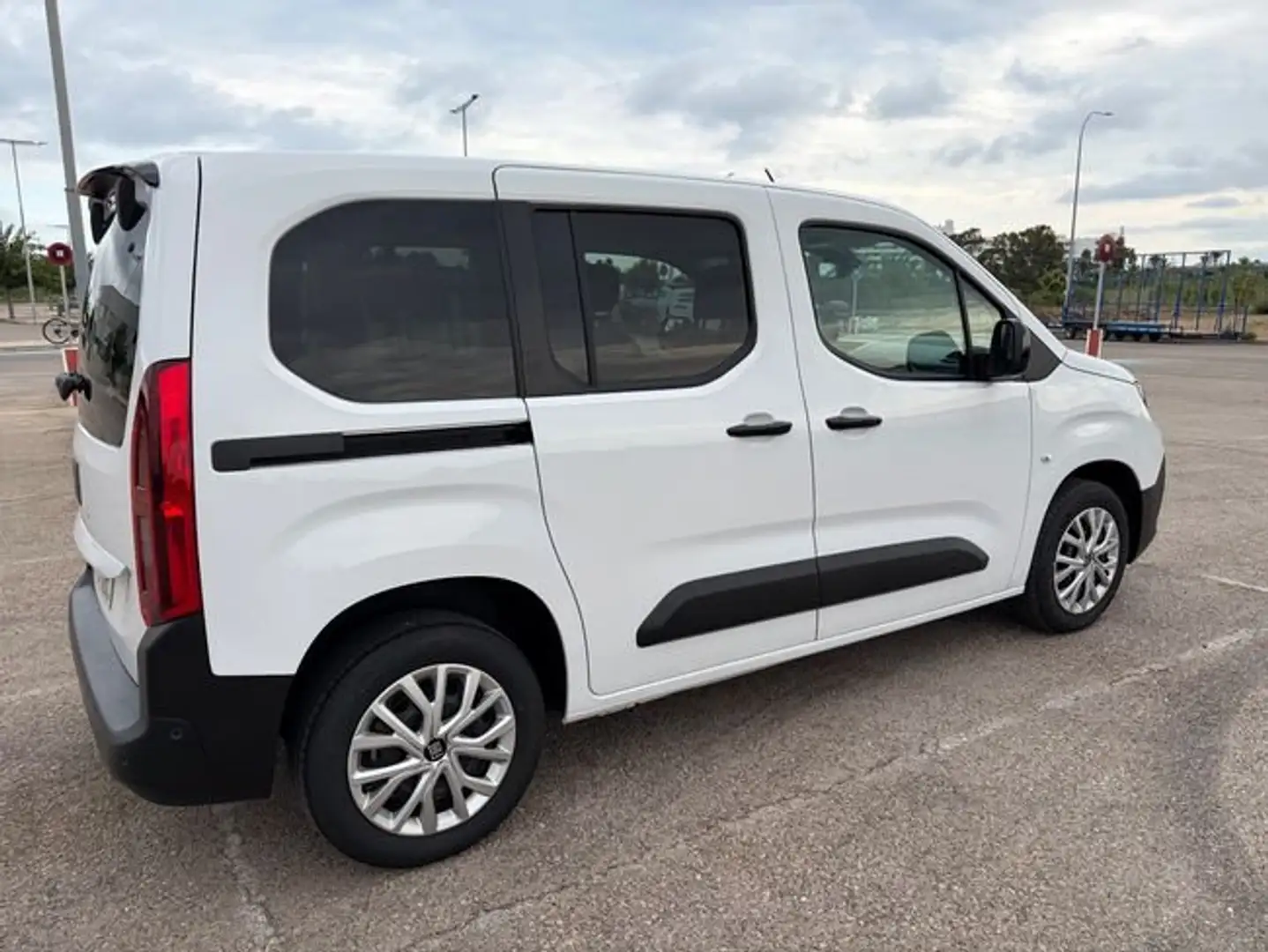 Fiat Dobló 1.5 Diesel 75 kW Blanco - 2