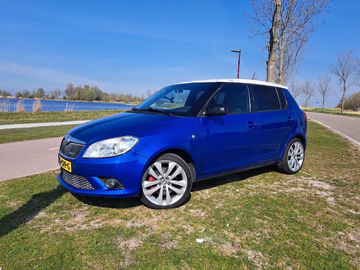 Skoda Fabia 1.4 TSI RS (APK APRIL 2026) Azul - 2
