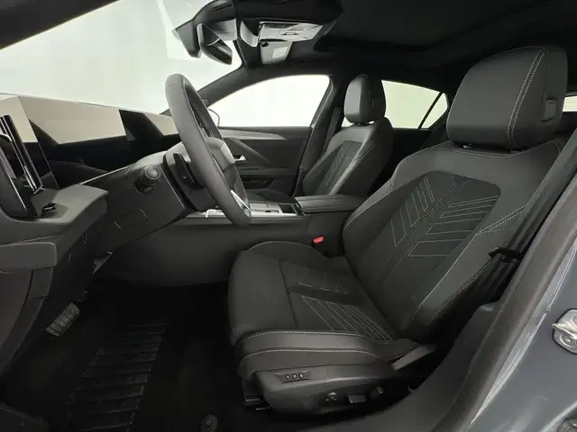 Opel Astra view 8