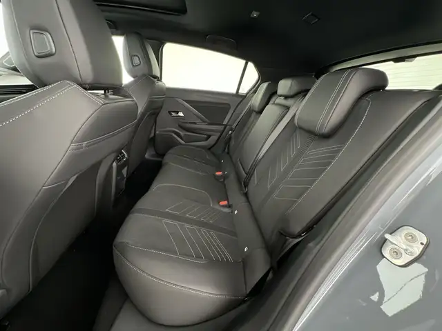 Opel Astra view 9