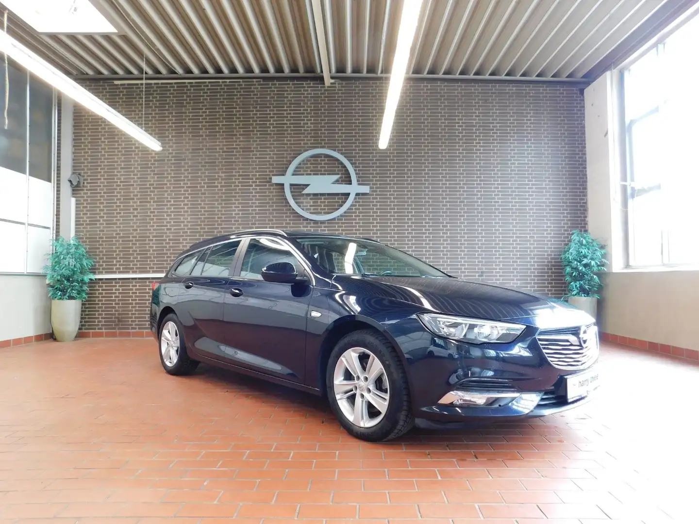 Opel Insignia B Sports Tourer Edition Blau - 1