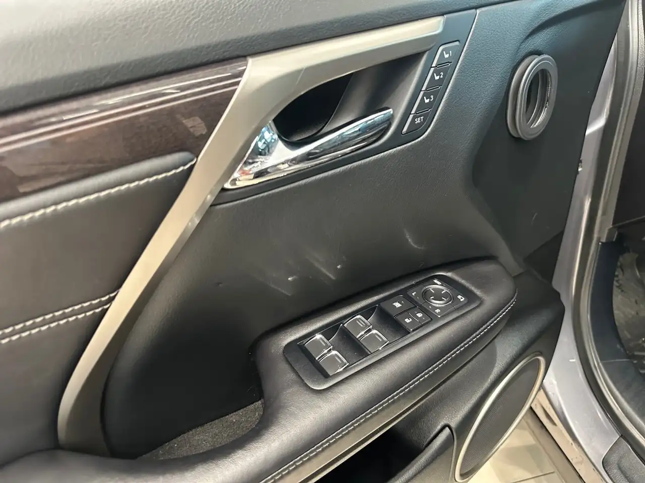 Lexus RX photo Lexus RX