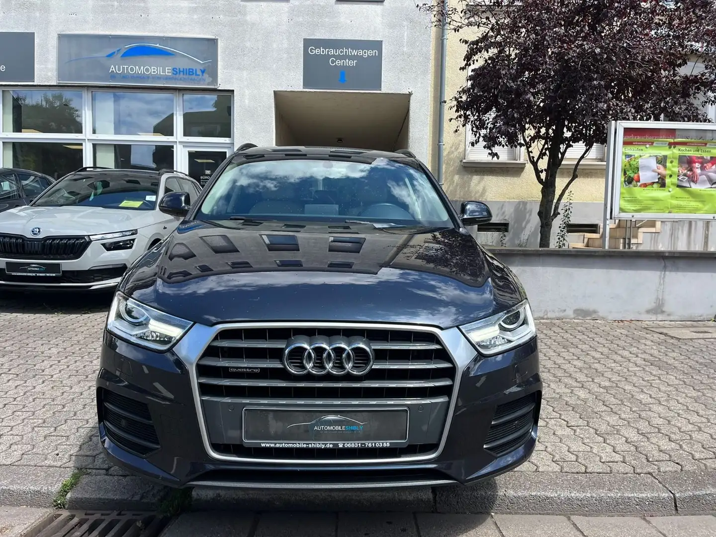 Audi Q3 2,0 TDI quattro Automatik, Leder, Xenon Grau - 2