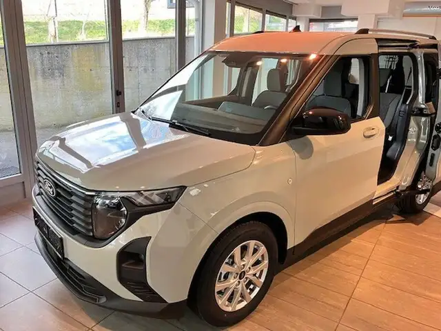 Ford Tourneo Courier Titanium 125PS Benzin