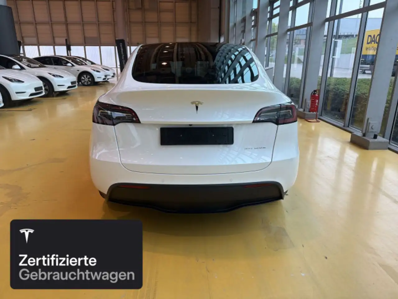 2022 Tesla Model Y Long Range AWD, photograph 6