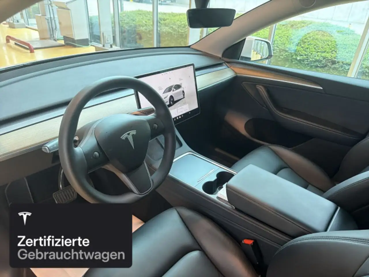 2022 Tesla Model Y Long Range AWD, photograph 11