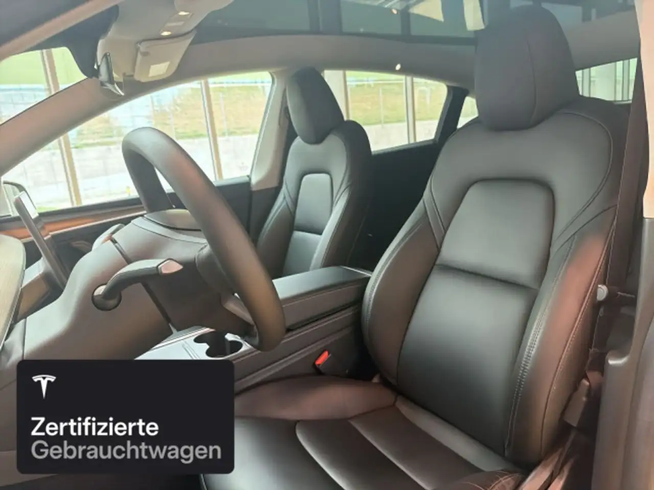 2022 Tesla Model Y Long Range AWD, photograph 10