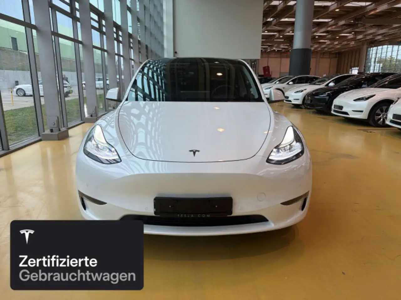 2022 Tesla Model Y Long Range AWD, photograph 3