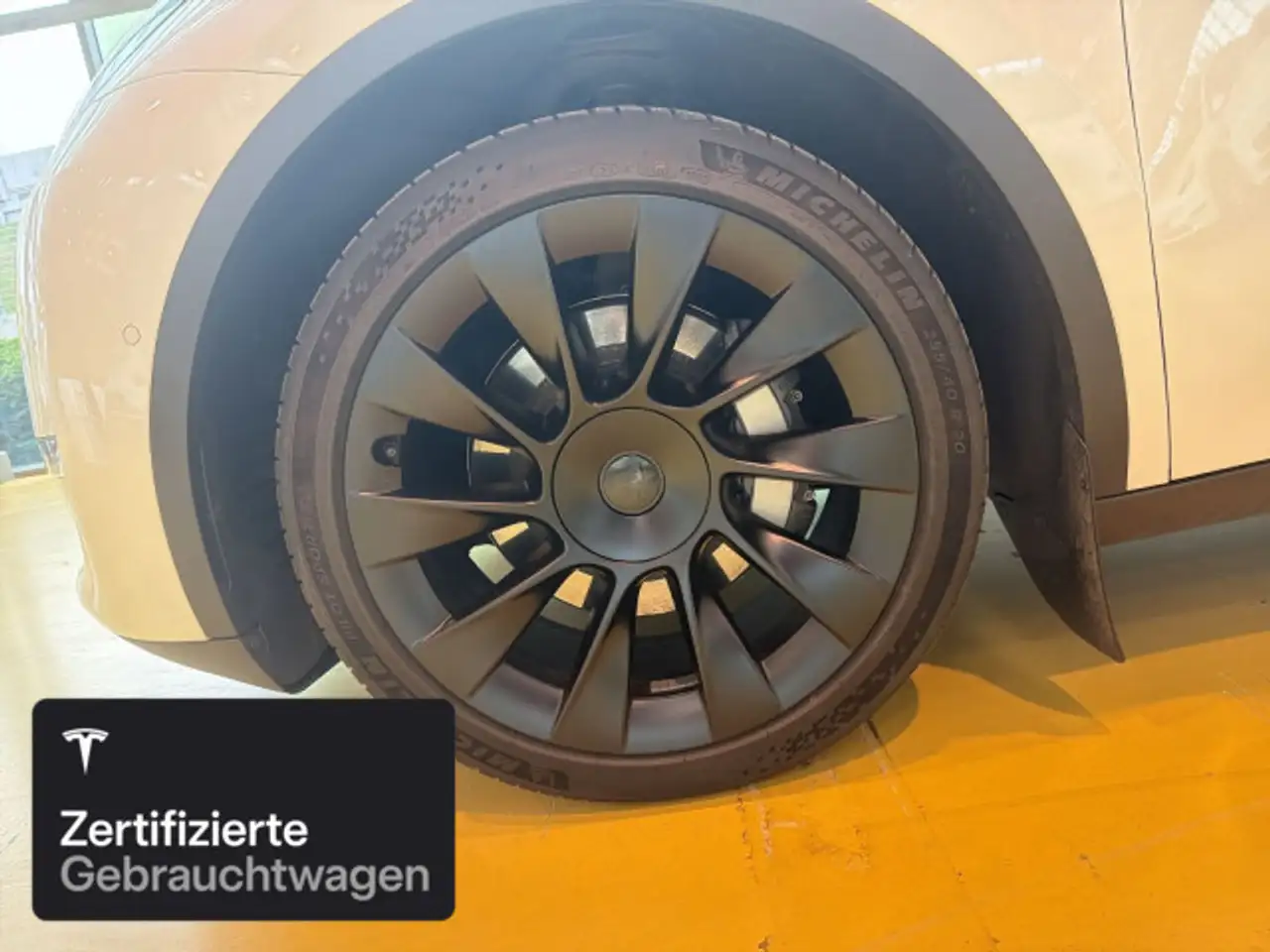 2022 Tesla Model Y Long Range AWD, photograph 7