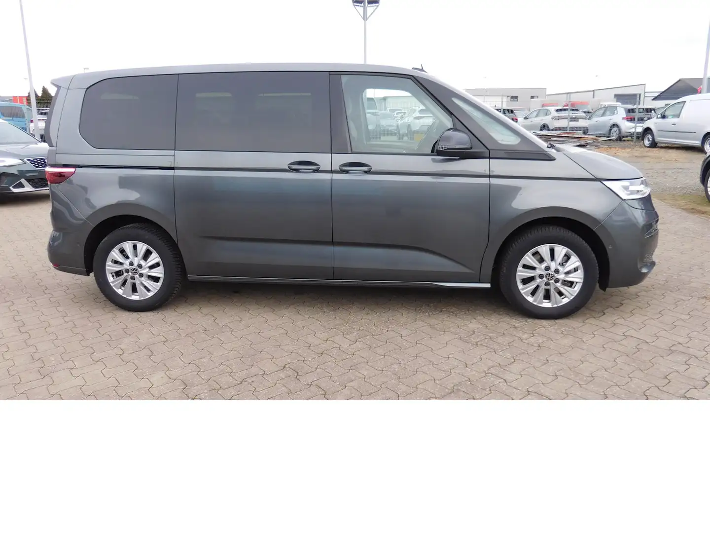 Volkswagen T7 Multivan Life 2.0 TSI DSG 7 Sitze Navi Klim Grey - 2