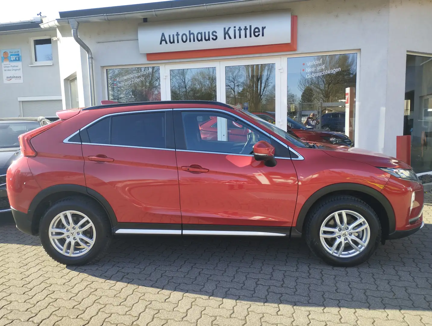 Mitsubishi Eclipse Cross Diamant Edition+ 2WD Červená - 2