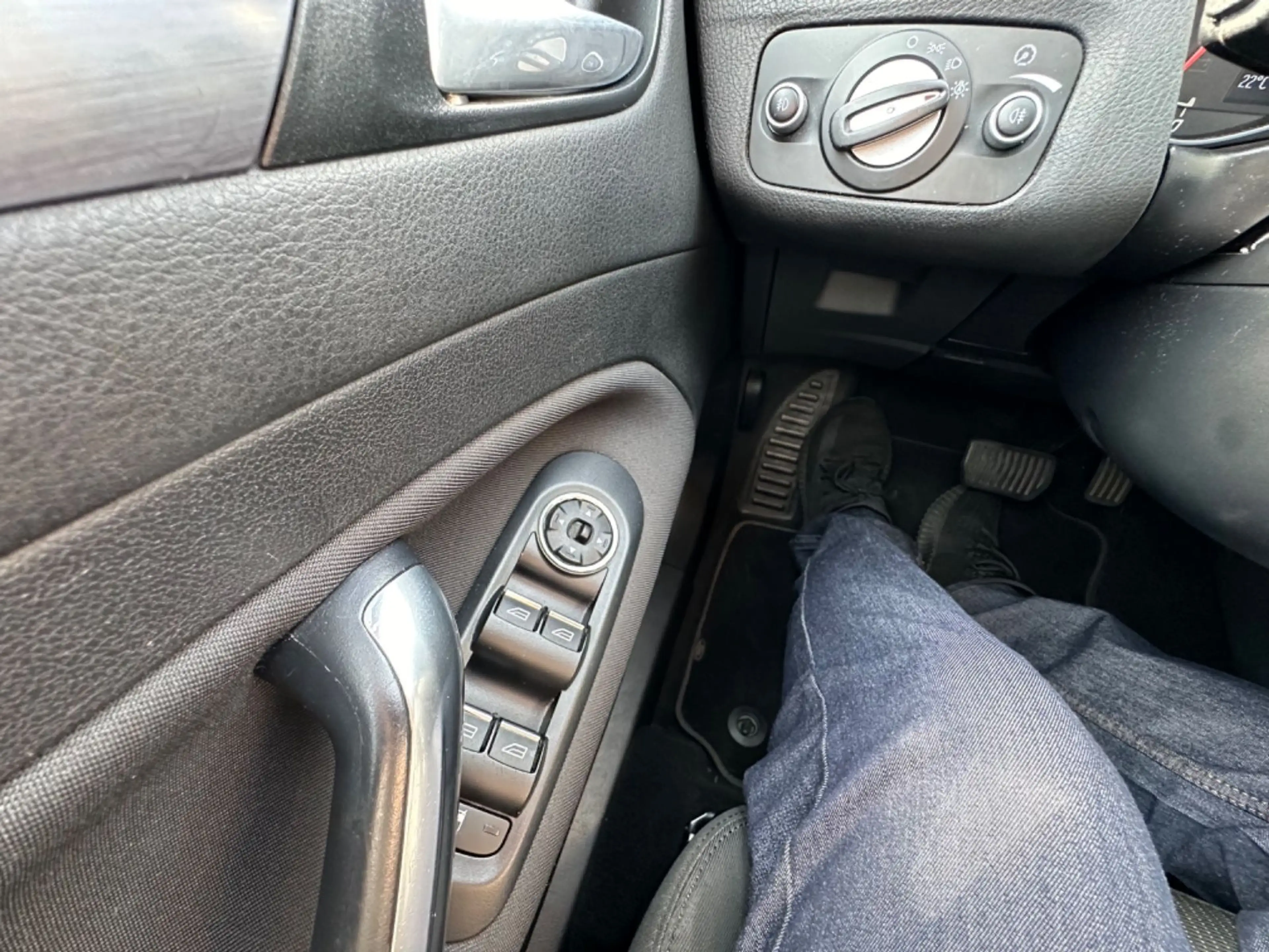 Ford Mondeo Turnier Titanium — photo 7