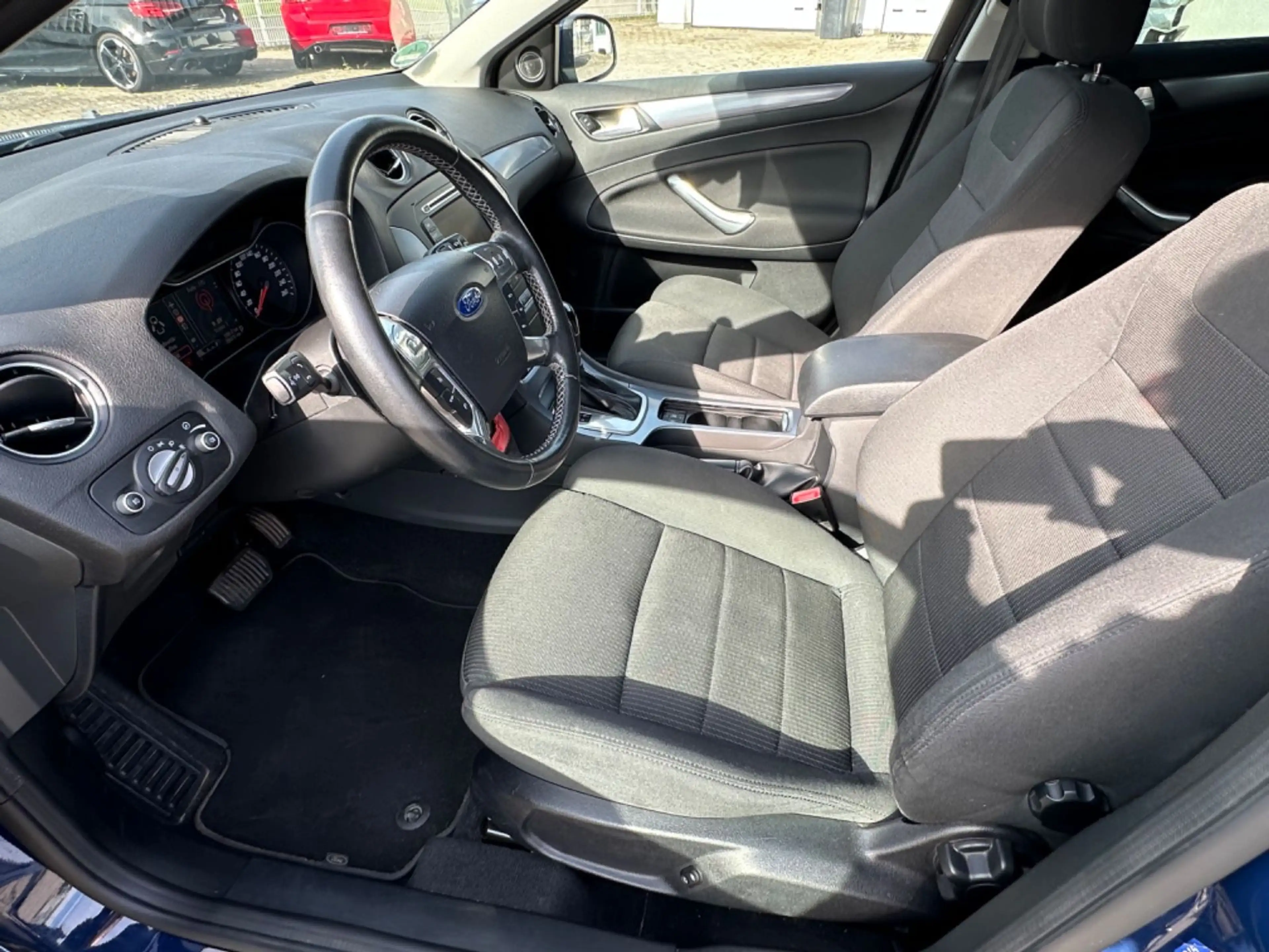 Ford Mondeo Turnier Titanium — photo 13