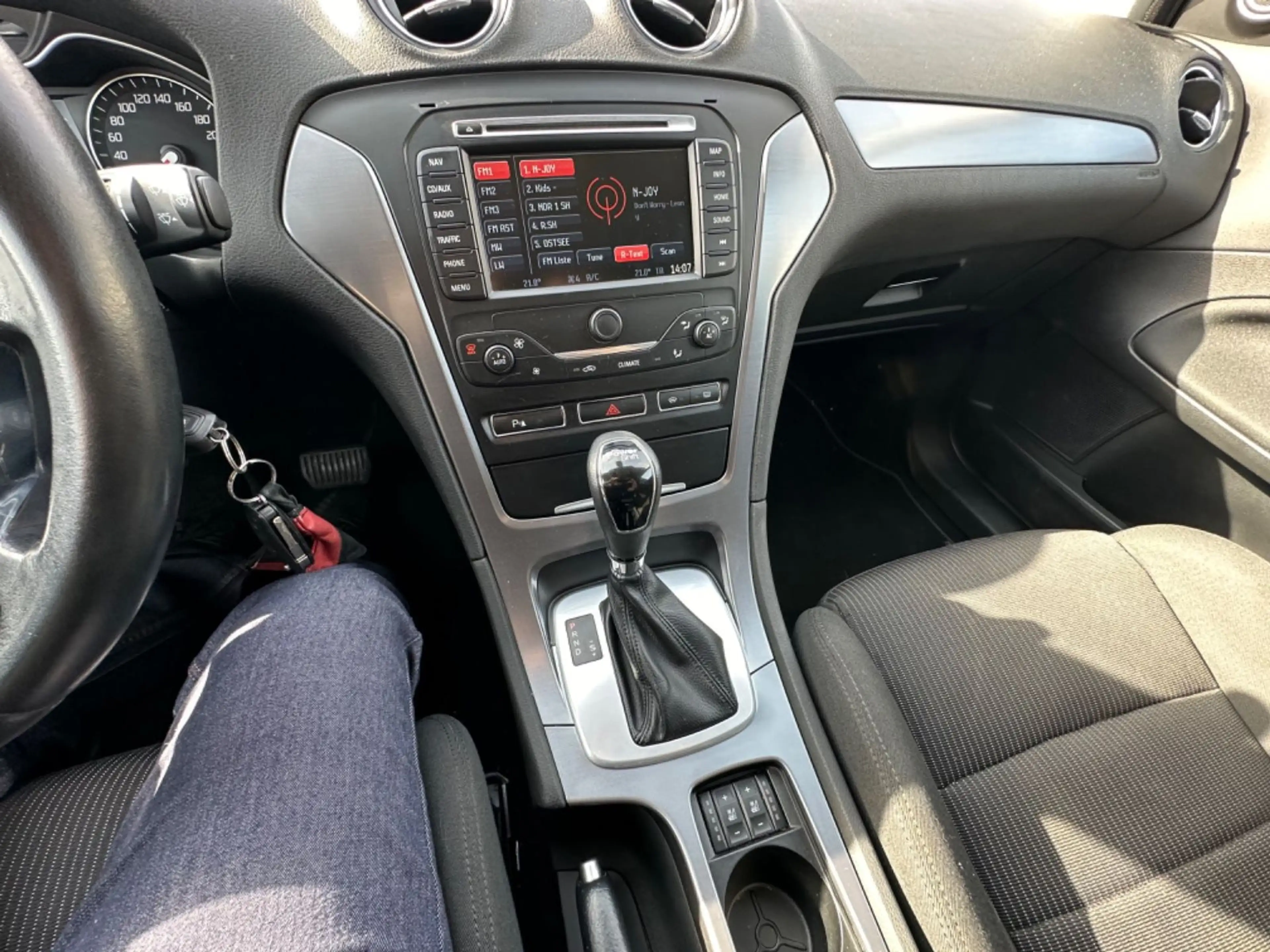 Ford Mondeo Turnier Titanium — photo 11