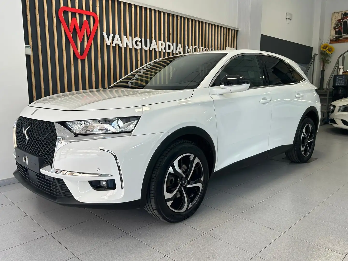 DS Automobiles DS 7 Crossback Puretech 96kW (130CV) Auto CHIC Blanco - 1