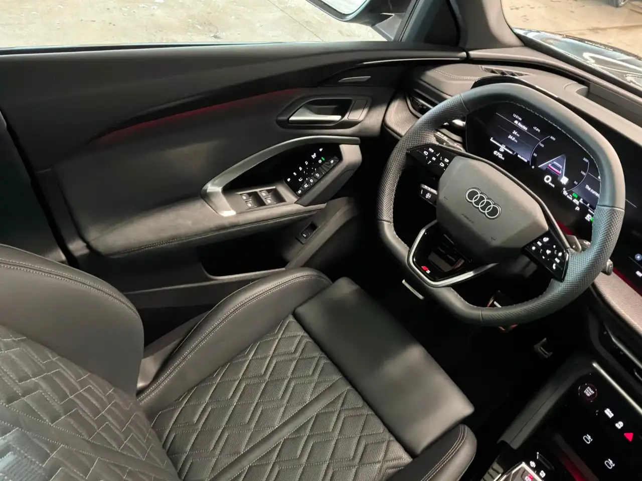 Audi SQ5 снимка Audi SQ5