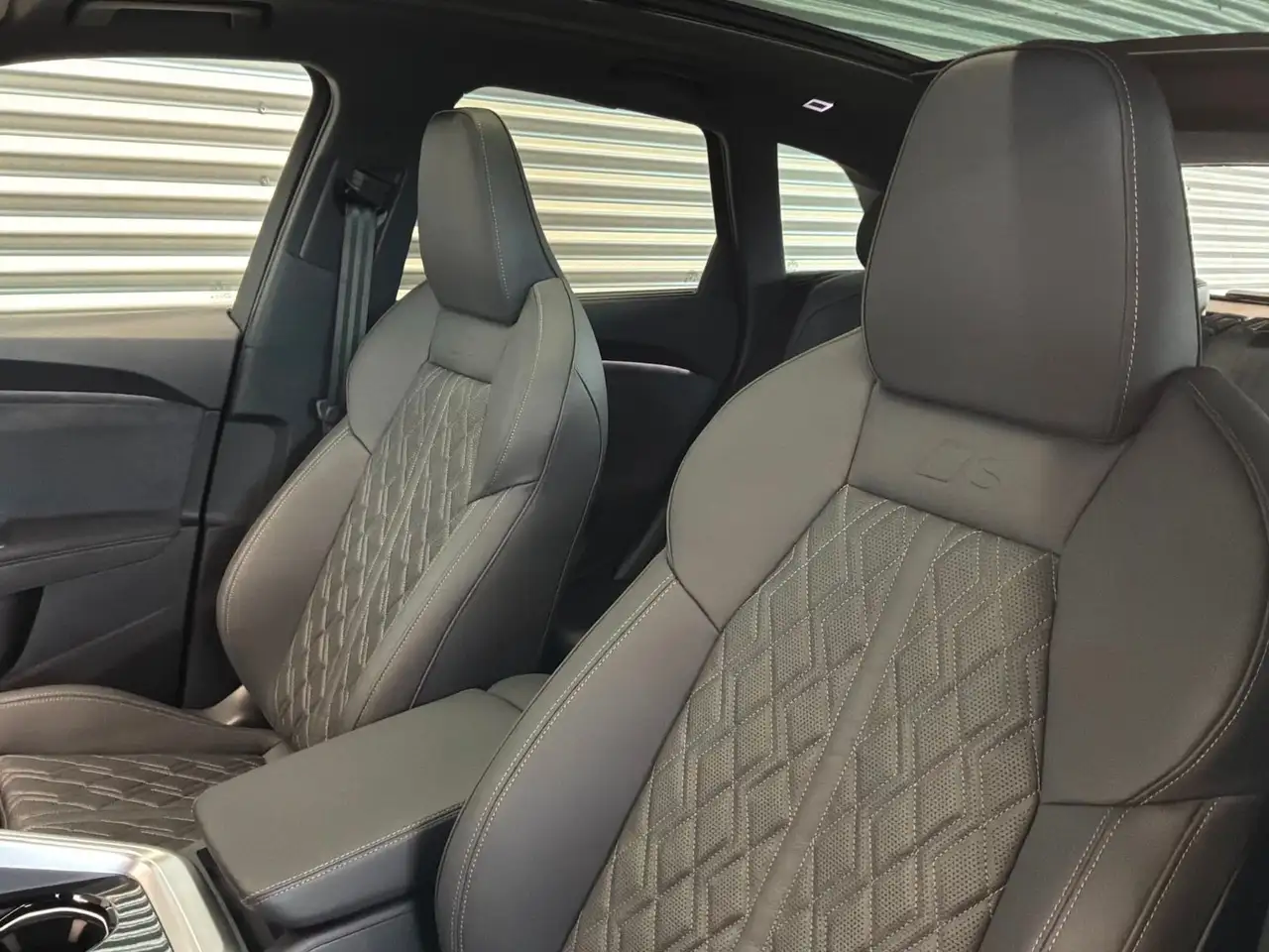 Audi SQ5 снимка Audi SQ5