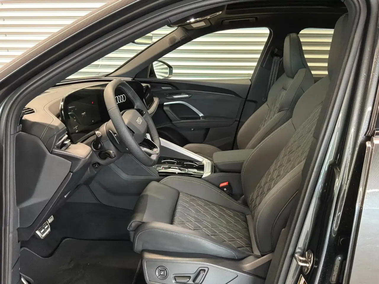 Audi SQ5 снимка Audi SQ5