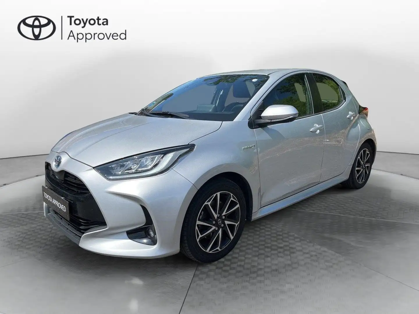 Toyota Yaris 1.5 Hybrid 5 porte Trend Plateado - 1