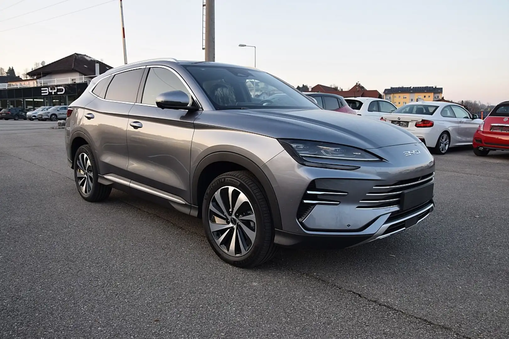 BYD Seal U DM-i PHEV 18,3kWh Boost Österreich Paket Grijs - 2