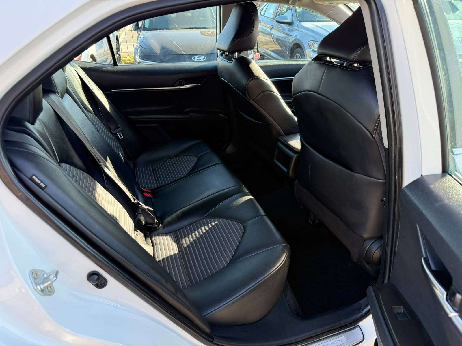 2022 Toyota Camry Sedan — view 10
