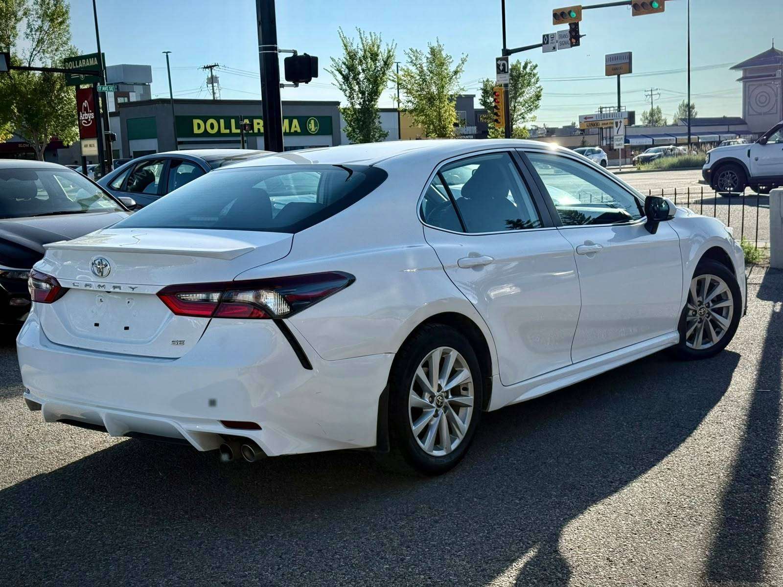 2022 Toyota Camry Sedan — view 4