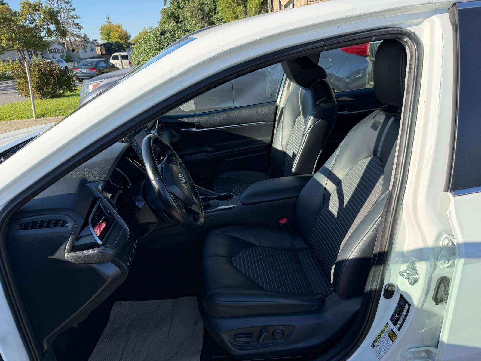 2022 Toyota Camry Sedan — view 9