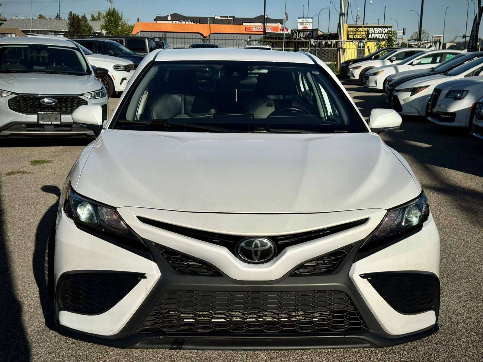 2022 Toyota Camry Sedan — view 6