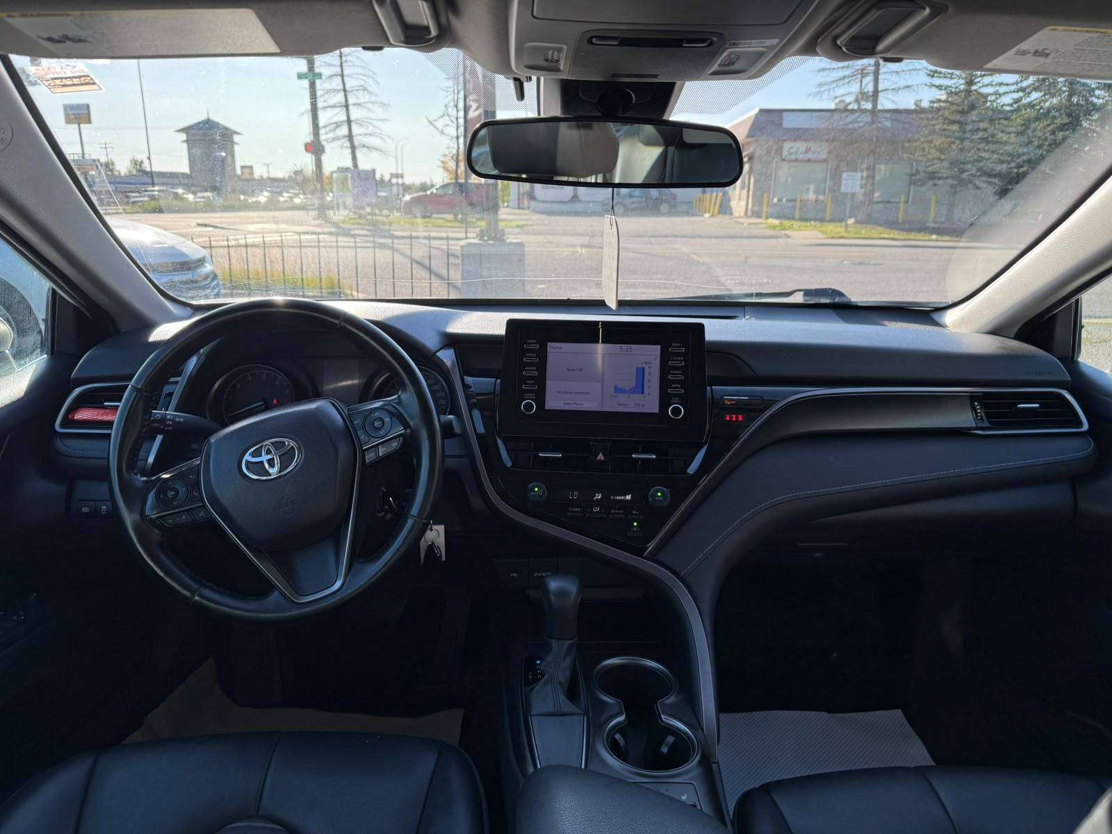 2022 Toyota Camry Sedan — view 12