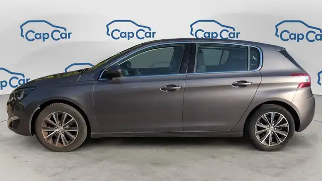 Peugeot 308 view 2
