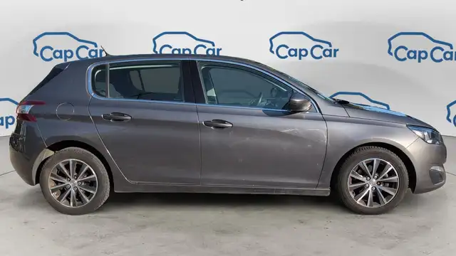 Peugeot 308 view 4
