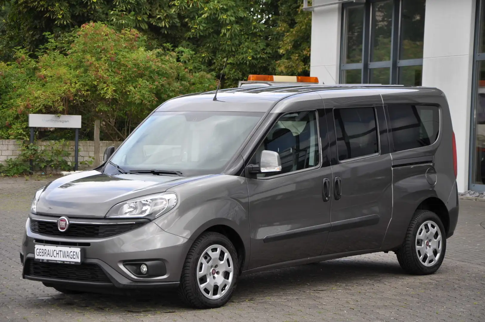 Fiat Doblo MAXI 1.6 MULTIJET *5-SITZER*NAV* Gri - 2