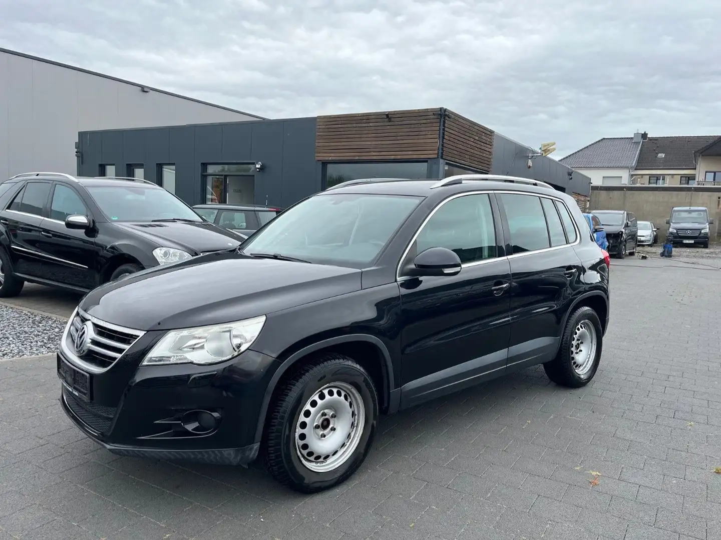 Volkswagen Tiguan Sport & Style 4Motion Schwarz - 2