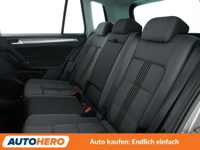 Volkswagen Golf Sportsvan view 14