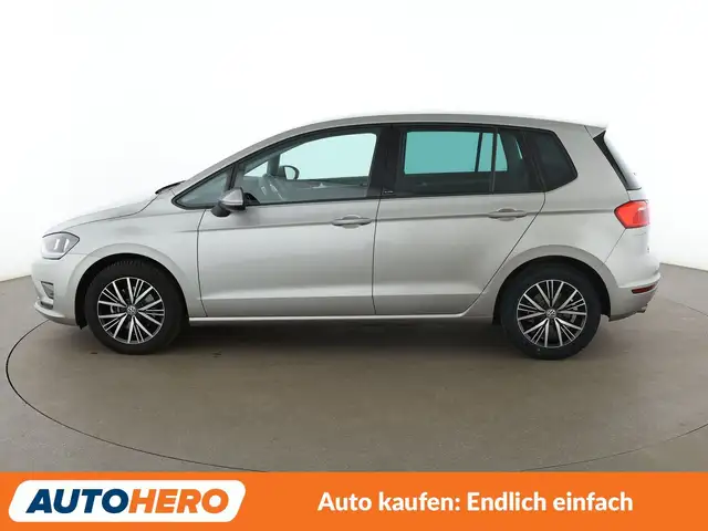 Volkswagen Golf Sportsvan view 3