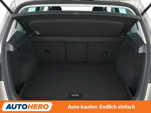 Volkswagen Golf Sportsvan view 17